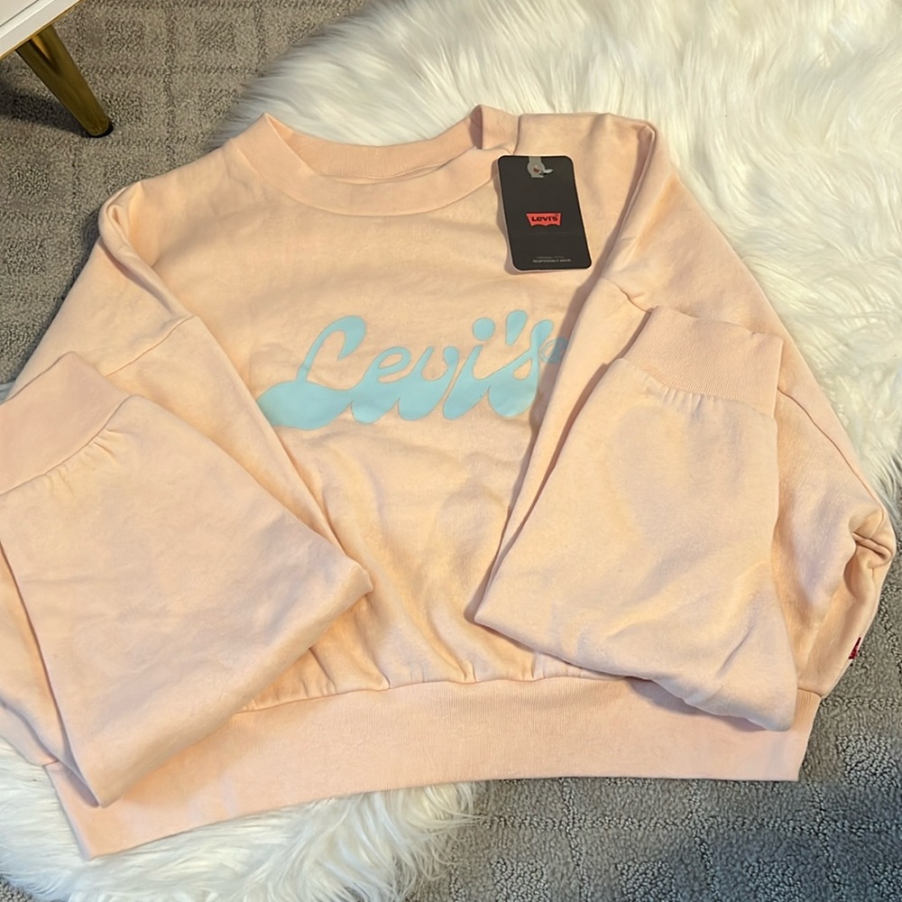 Beautiful Levi’s sweater top size M